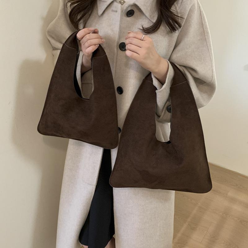 Retro Casual Underarm Bag Women 2025 Autumn and Winter New Fashion Matte Dumpling Bag Korean Version Niche Design High Sense