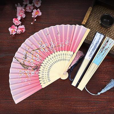 Bambus-Vintage-Faltfächer, tragbarer Tanzfächer im chinesischen Stil mit elegantem Blumenmuster und künstlicher Quaste