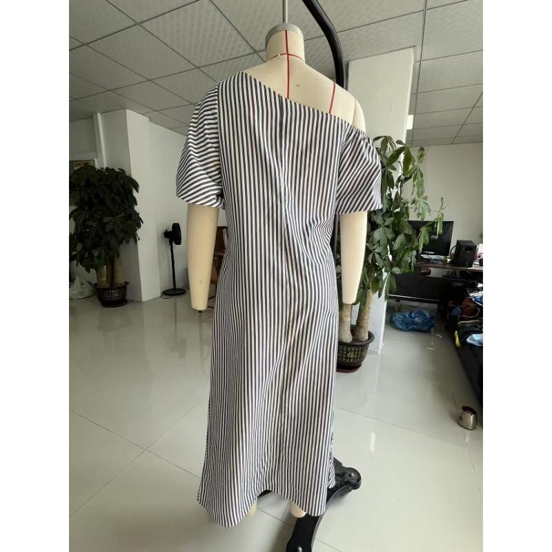 Sommer Neu Damen Elegant Gestreift Mode Vielseitig Lässig Schulterfreies Kleid