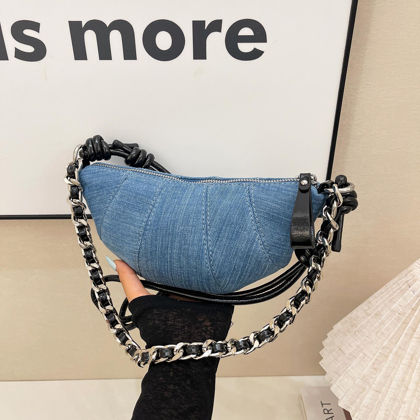 

Джинсовая сумка женская 2025 новая трендовая нишевая на плечо под мышку модная популярная сумка-мессенджер круассан