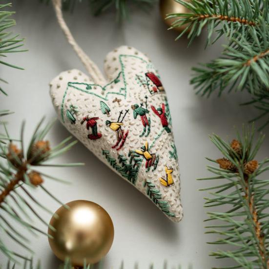 Vánoční ozdoba vyšívací sada ručně vyrobený přívěsek ve tvaru srdce DIY závěsná dekorace na stromek slavnostní party atmosféra potřeby