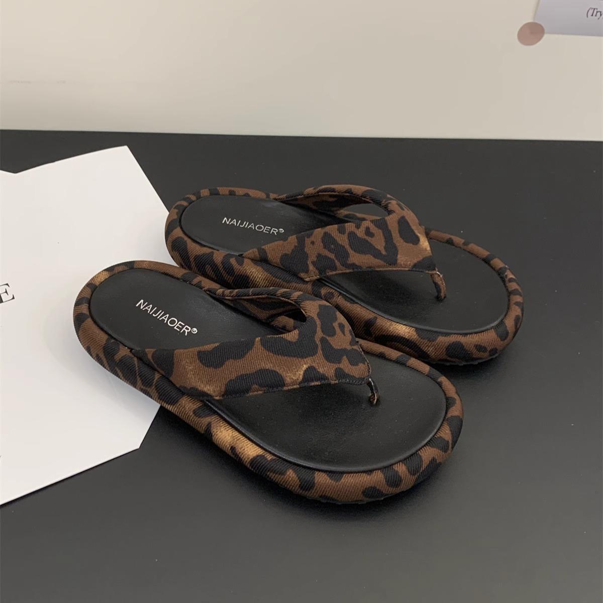 

Модные летние новые женские сандалии Комфортные шлепанцы Леопардовые Мягкие Толстоподошвенные Облачные тапочки Для путешествий Отдыха Пляжная обувь Zapatos De Mujer 35 коричневый