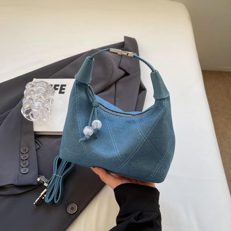 2025 New Trendy Temperament Shoulder Bag, Foreign Style Crescent Bag, This Year's Popular Portable Small Bag, Women's Messenger Small Bag