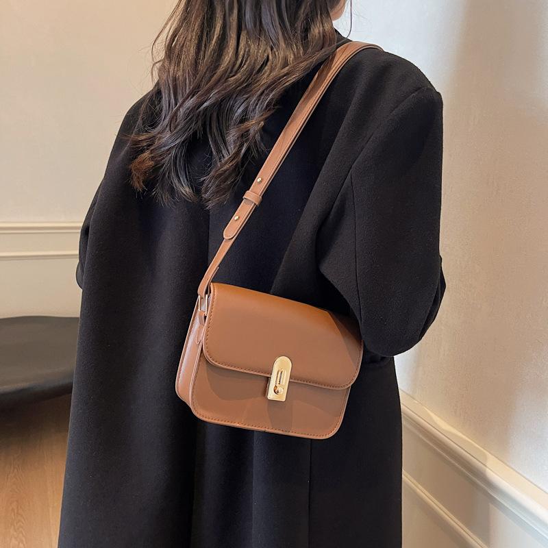 2025 autumn new Korean version personalized simple shoulder small square bag trendy fashion niche design retro messenger bag
