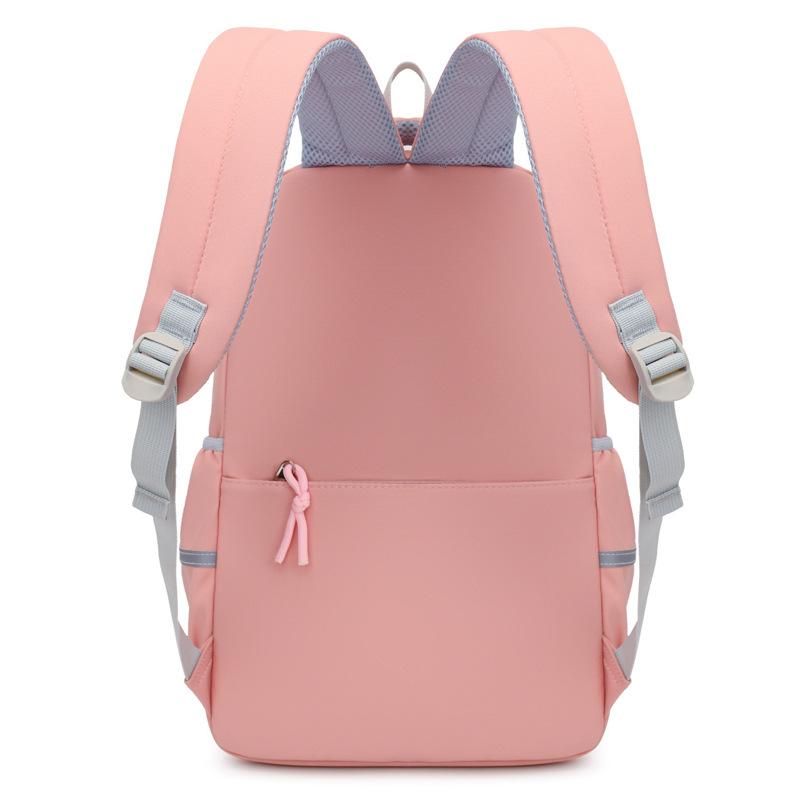 Plecaki dla uczniów szkół podstawowych są lekkie i proste. Plecaki dla uczniów szkół gimnazjalnych są wszechstronne. Plecaki na kampus.