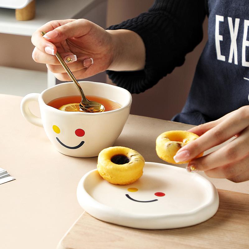 Teacup Creative Ceramic Latte Coffee Cup British Afternoon Smiley Ceramic Flower Water Cup Breakfast Cup Saucer Simple Style
