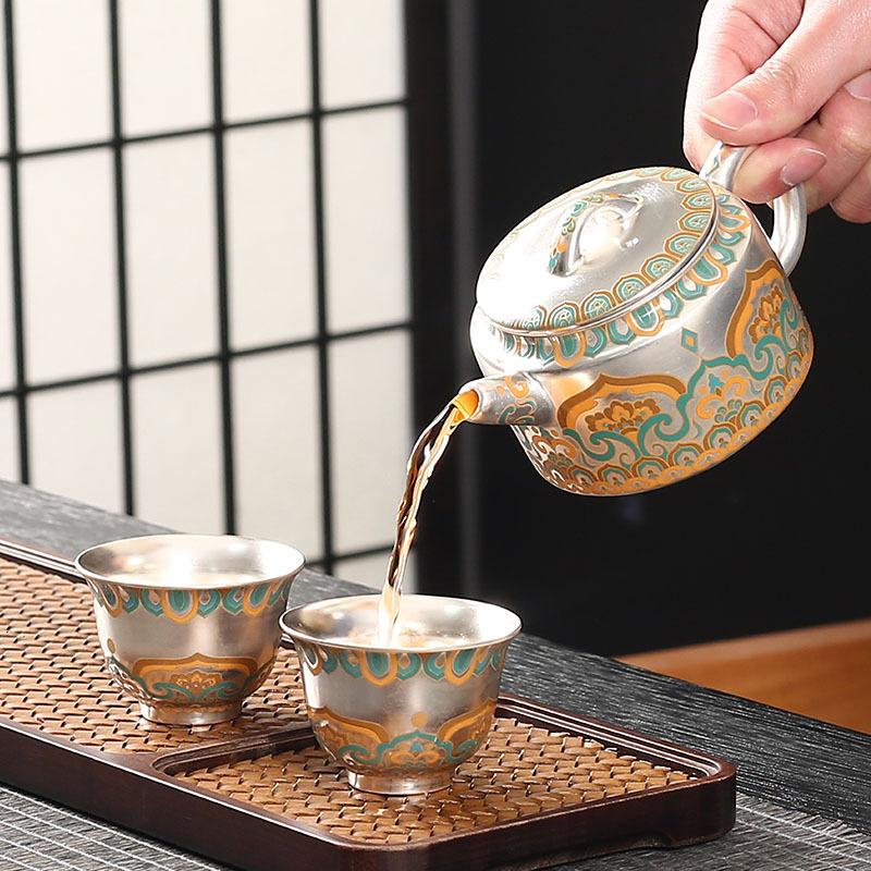Dunhuang, Čajový servis z ryzího stříbra pro dva šálky, Malá sada dárkových krabiček a Špičkový čajový servis pro starší a vedoucí.