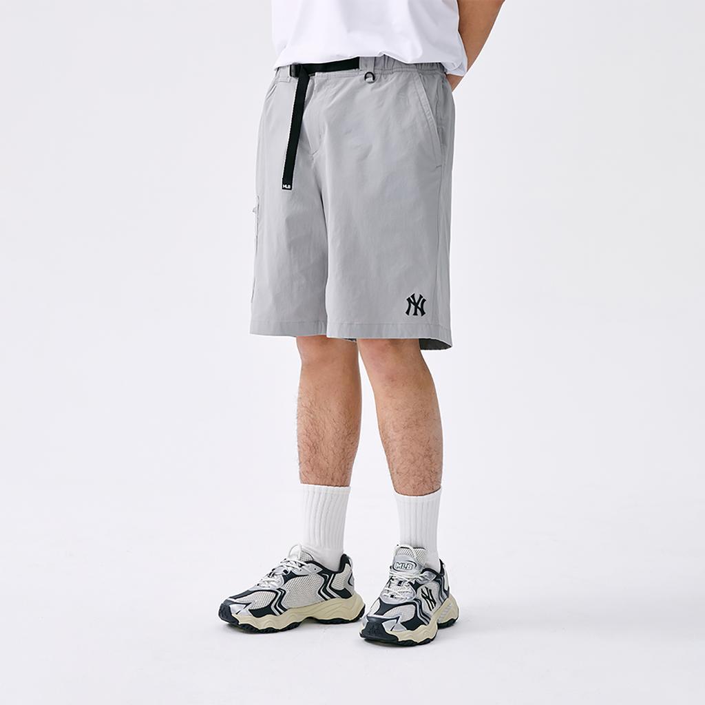 New MLB New York Yankees Basic Collection SS25 Cargo Shorts Unisex Light Gray 3ASMB0453-50GRL