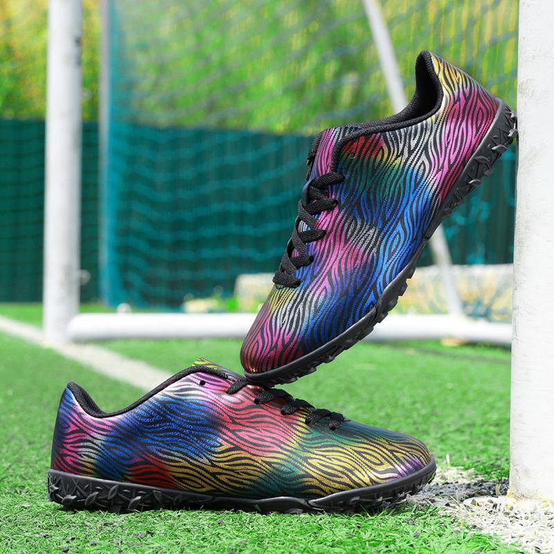 New adult boys and girls, primary and secondary school students football shoes training rubber broken nails long nails low top