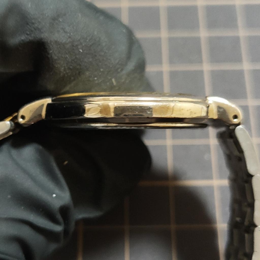 SEIKO Quartz Roman Numeral Wristwatch with New Management K26e [Working Condition] V701-1771 Battery. Code