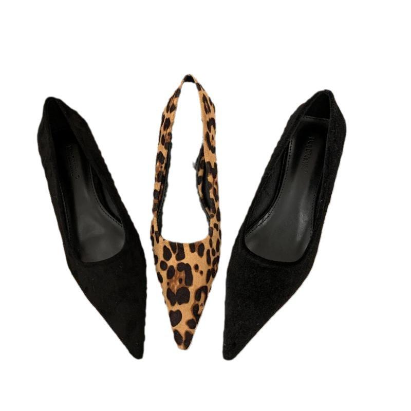 נעלי נשים צרפתיות עקבים גבוהים קטנים מקצועיות שחורות אביב 2025 חדשות עקב דק פה רדוד ריינסטון מחודדות עקב נמוך נעלי נשים בודדות