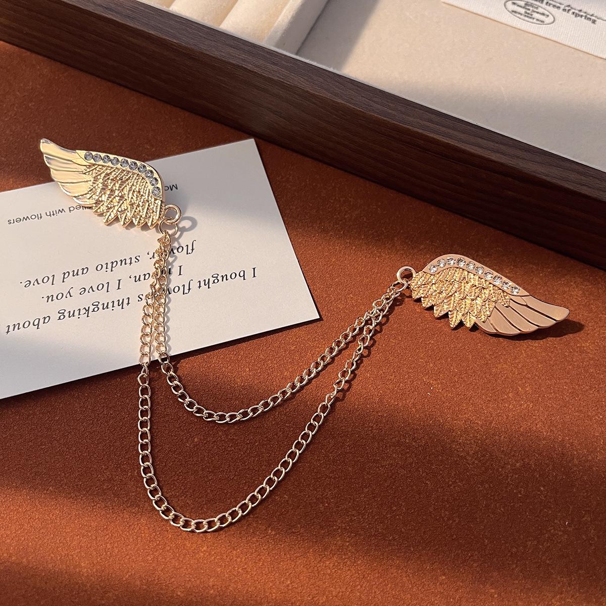 Vintage British Rhinestone Wing Brooch with Multi-Layer Chain Tassel Lapel Pin for Women