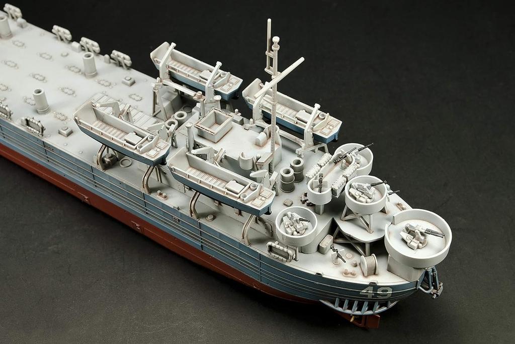 AFV Club WWII US Navy Tank Landing Ship Plastic Model Kit SE73515 1/350 LST-1