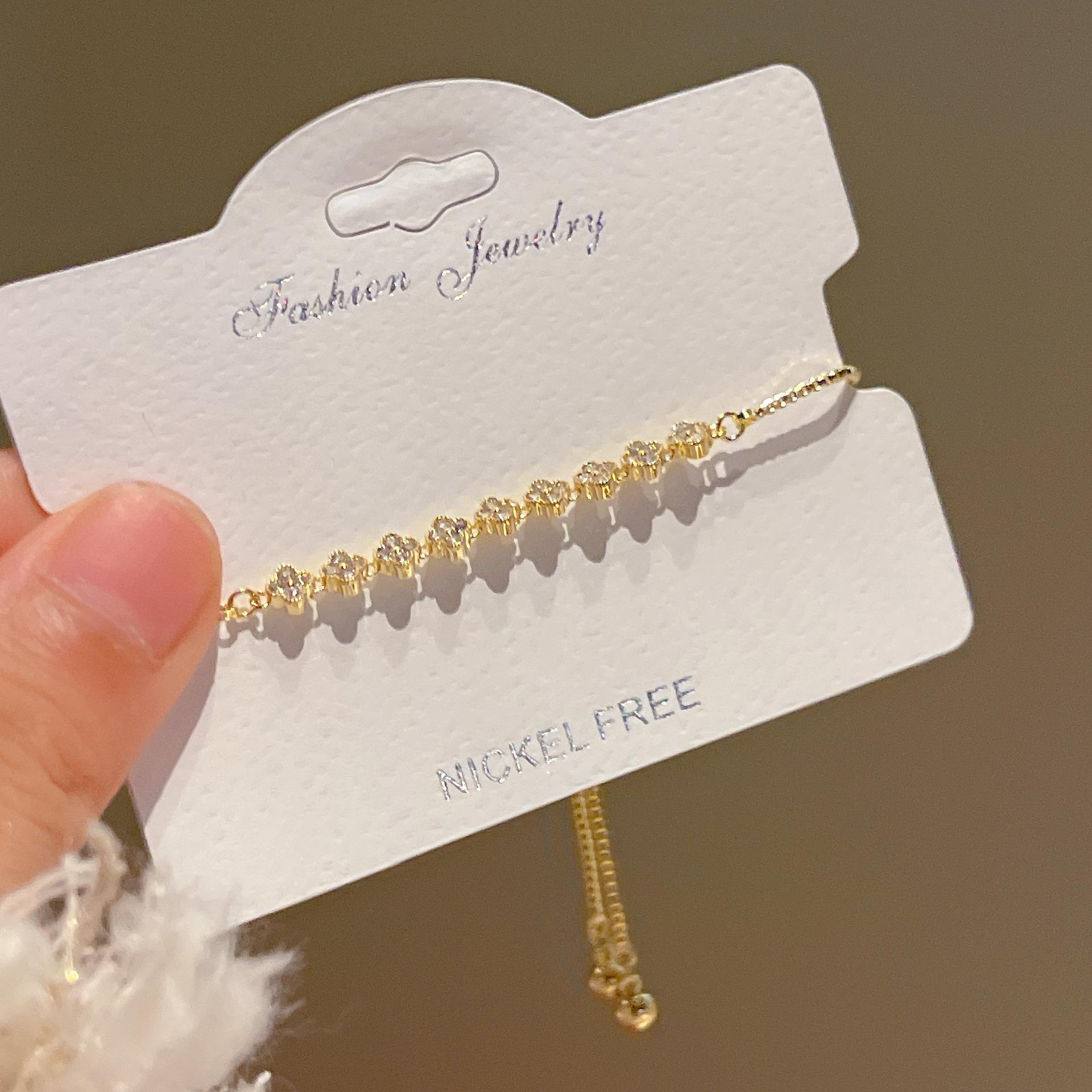 

Ультра-тонкий цветочный браслет. Простой дизайн из настоящего золота. Минималистичный ремешок для переноски цветов. Изысканный ремешок для переноски. cuprozircon