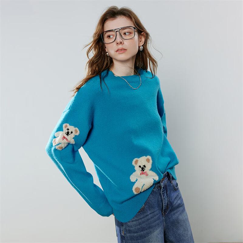 Chuyu Women's Bear Jacquard Loose-Fit Sweater