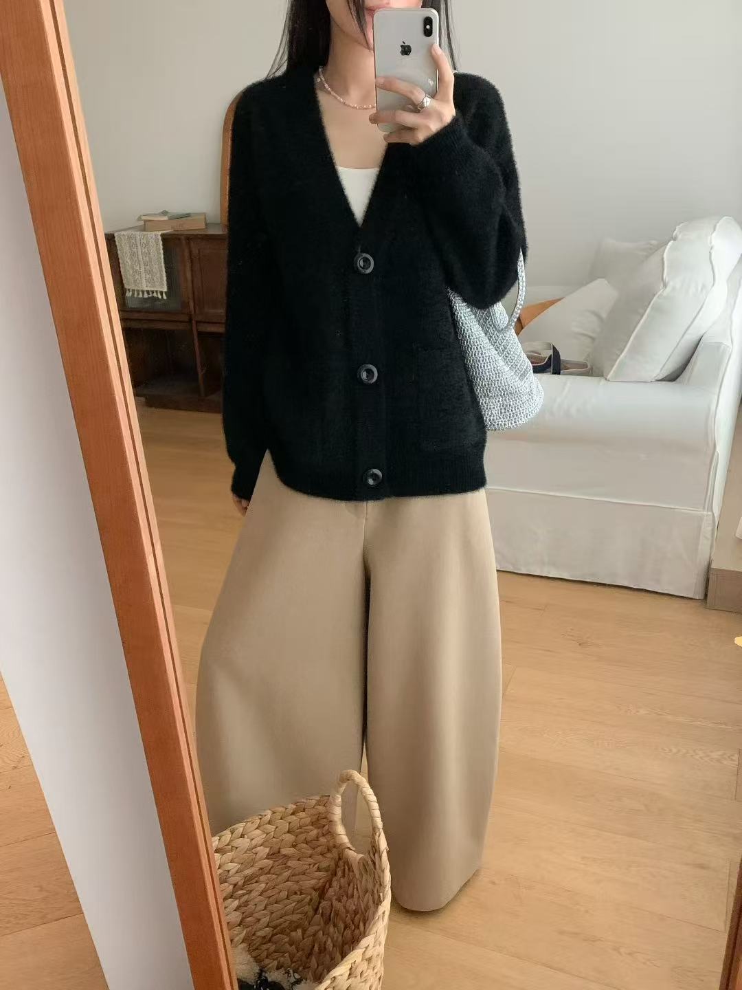 

Вязаный кардиган из имитации норкового бархата, новый осенне-зимний дизайн, ленивый повседневный свитер-куртка для женщин One size чёрный