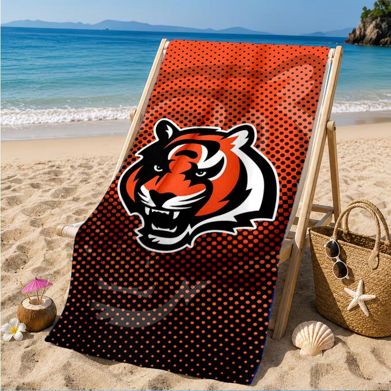 Cincinnati Bengals Helm Strandtuch, Mikrofaser-Strandtuch, Perfekt für Pool, Strand, Reisen, Heimdekoration Strandparty Fan-Geschenke