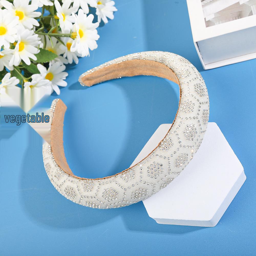 

Широкий ободок с жемчугом и стразами: Дизайн из премиального хлопка с роскошными бриллиантами