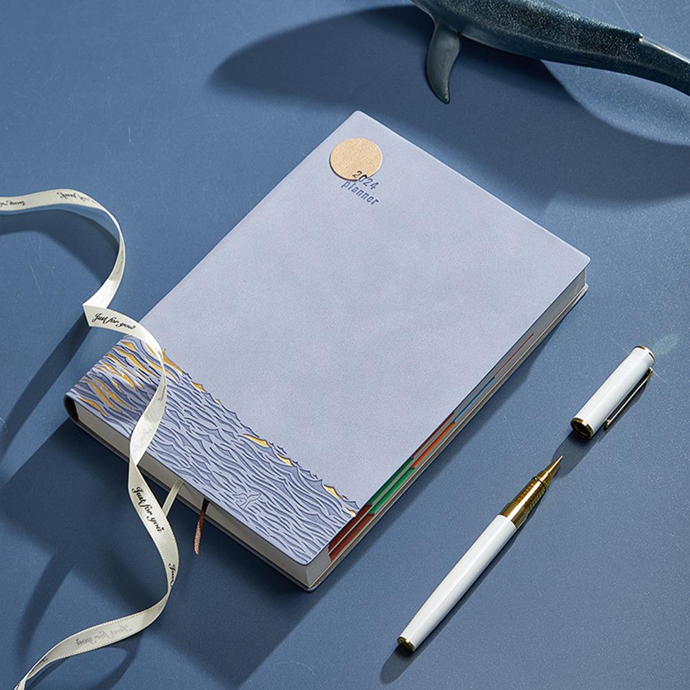 

(Можно выгравировать логотип) Деловой график формата А5, ежедневник на 365 дней, учебный план, руководство по тайм-менеджменту, справочник, блокнот. A5