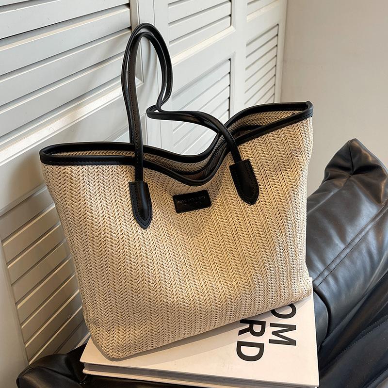 Woven Straw Bag Women's Large Capacity 2025 New Summer Versatile Shoulder Bag Texture Class Tote Bag