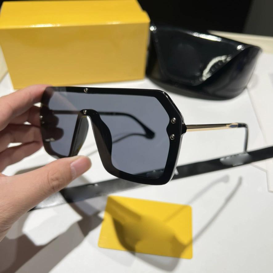 

New Fashion Oversized One Piece Sunglasses Women Brand Designer Vintage Rivet Square Sun Glasses Big Frame Female Shades