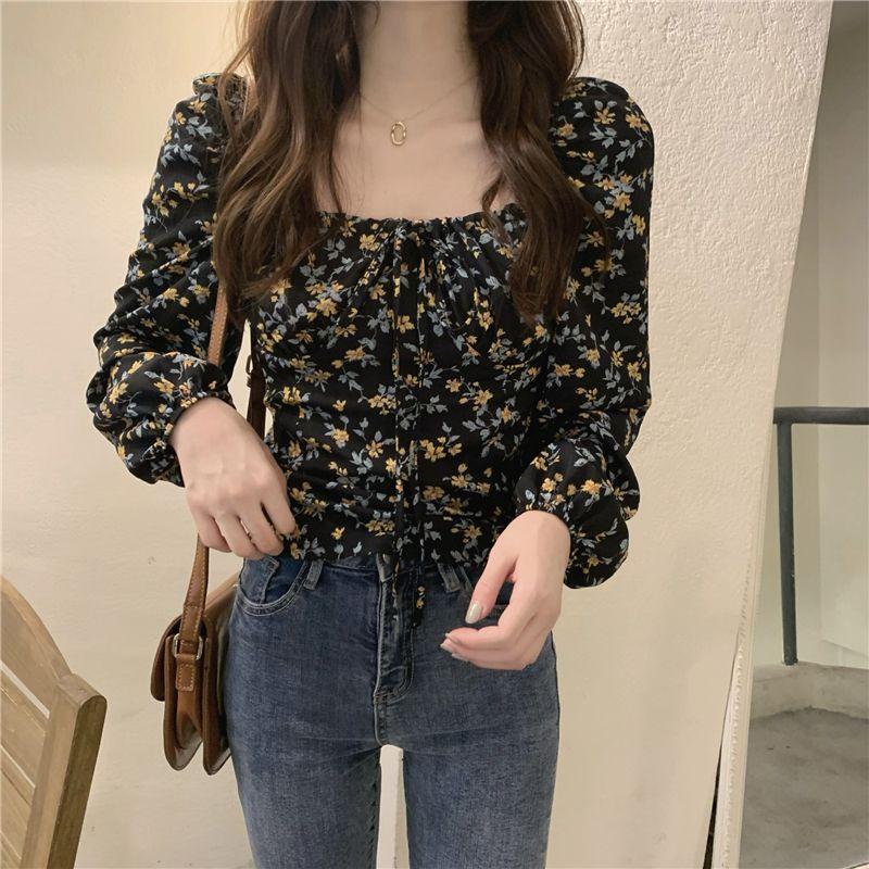 French Floral Square Collar Shirt Female Elegant Design Sense Niche Bubble Sleeve Slim Tops Vintage Pleated Spring Collarbone Blouse