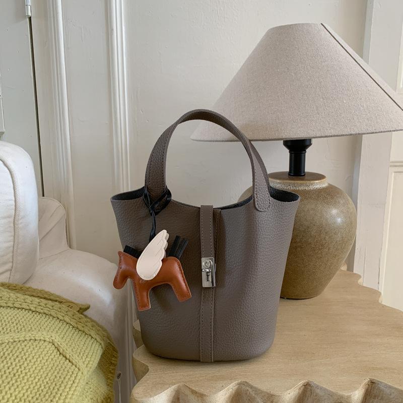 Modische Gemüsekorb-Eimer-Tasche, Hoher Erscheinungsgrad, Einzel-Schultertasche, Einfache und Nischen-Umhängetasche