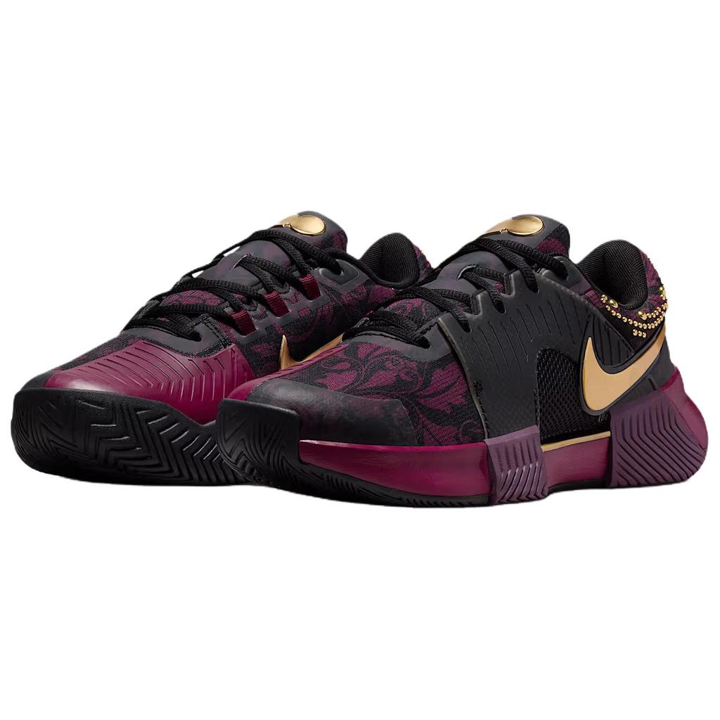 Naomi Osaka x Nike GP Challenge 1 Bordeaux/Schwarz/Metallic-Gold Damen-Sneakers HQ2553-601