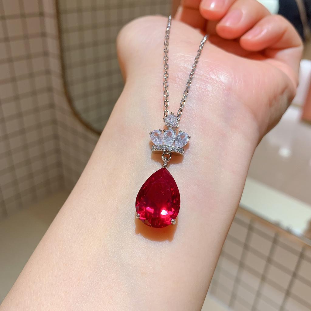 Jewelry Simulation Red Glass Crown Stud Earrings 10 * 14 Necklace 13 * 18 Jewelry Set