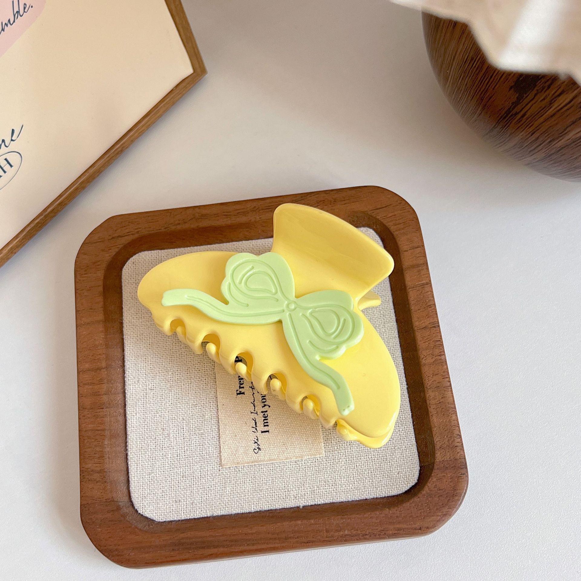 

1pc Small and niche design, bow clip, medium-sized color blocked hair clip, disc hair, shark clip hair accessory