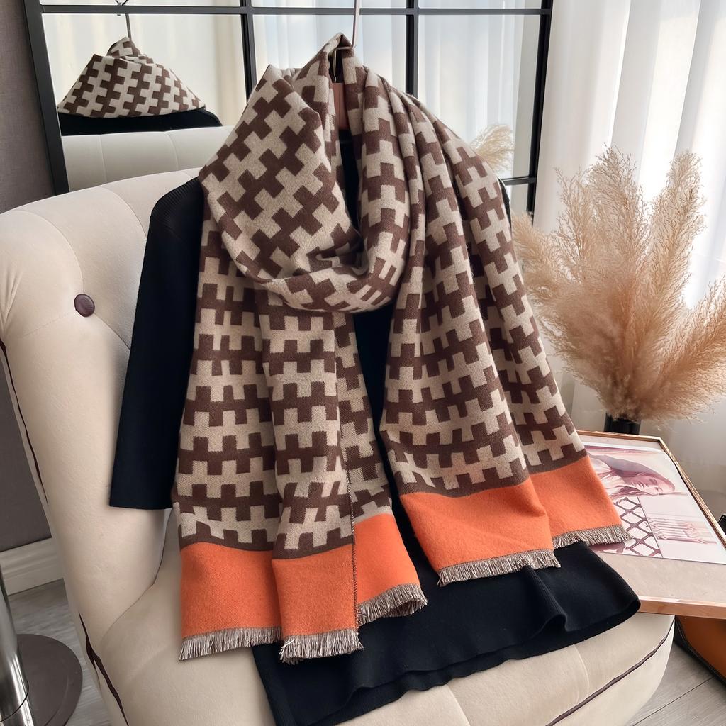 Elegant Ladies' Autumn & Winter Two-Sided Scarf Thick Warm Geometric Pattern Jacquard Shawl With Tassels, Perfect For Daily Use