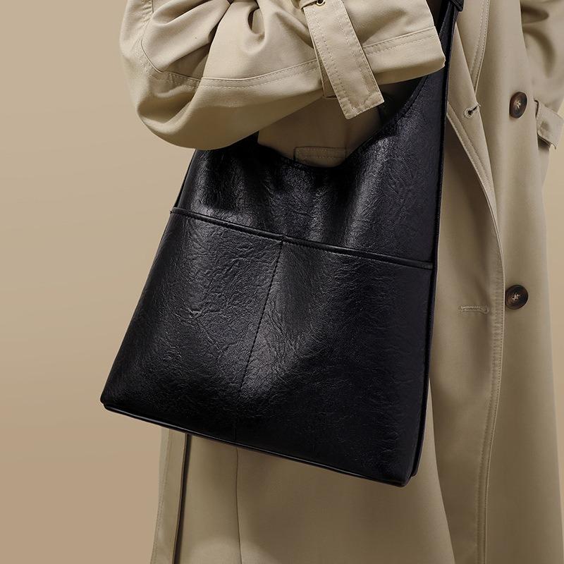 Tote bag new women's bag autumn and winter large-capacity bucket bag retro commuter shoulder armpit bag luggage