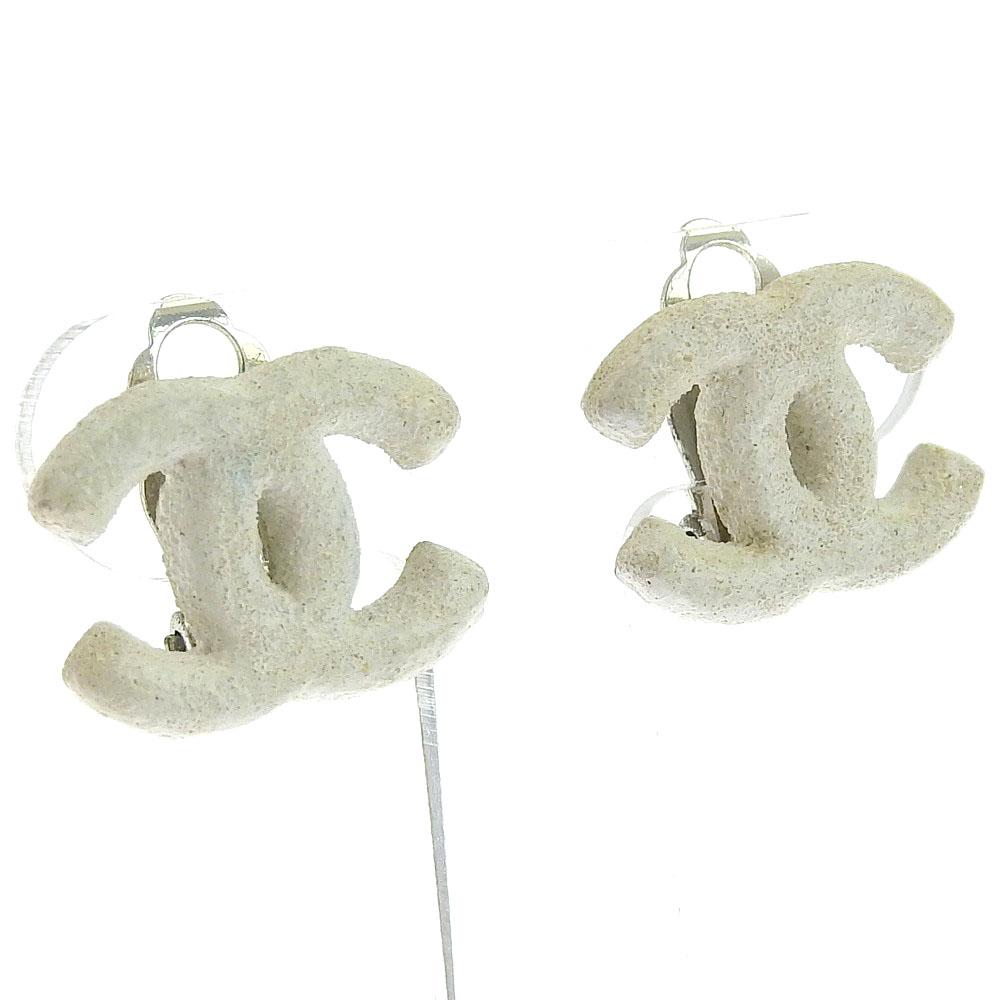 

CHANEL Earring COCO Mark White metallic 9.5g Women Used