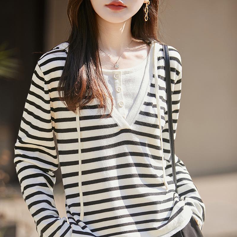 Korean Wool-Blended Color-Block Hooded Sweater - Women's Long-Sleeve Two-Piece Knit for Autumn and Winter