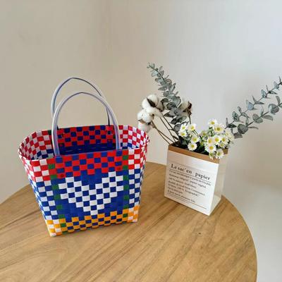Bolsa de amor Gran capacidad Plástico PP tejida a mano color amor banda de color bolsa de almacenamiento Bolso abierto
