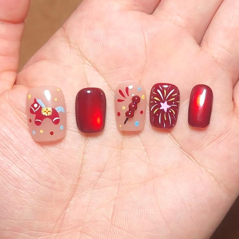 

Градиєнтні золотисті фольговані знімні наклейки для нігтів - Осінньо-зимова колекція