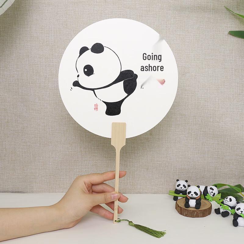 Ручной расписной круглый веер с пандой