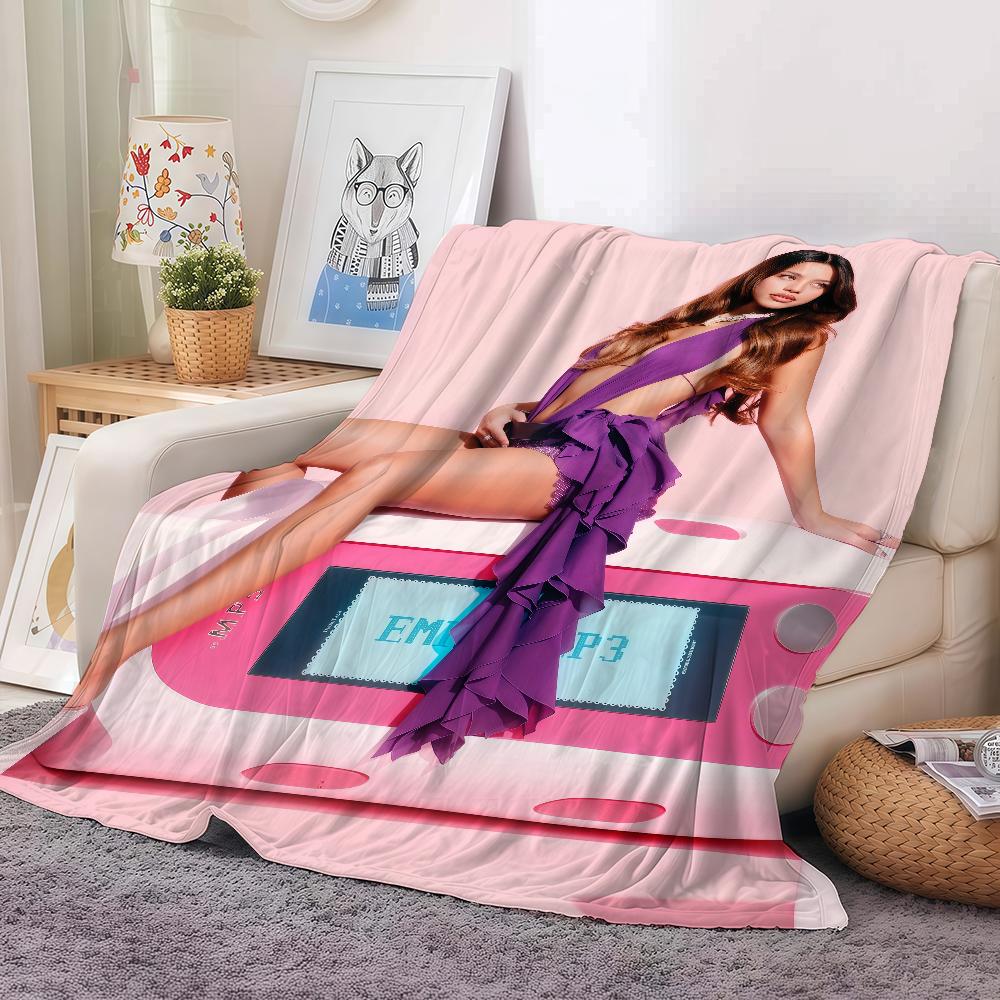 Emilia Mernes Mp3 Blanket Warm And Soft Suitable For Bedroom Living Room Sofa Bed Office Travel Camping 30x40in