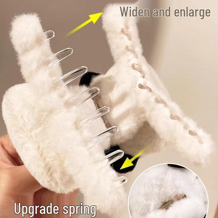 Adorable Panda Plush Hair Claw Clip – Cartoon Updo Accessory for Autumn and Winter Styles