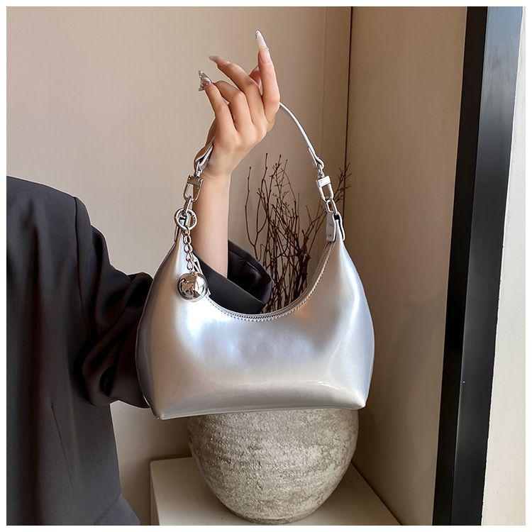 

French Niche Luxury Patent Leather Women s Handbag - Summer 2025 Retro Versatile Commuter Tote One Size золотий