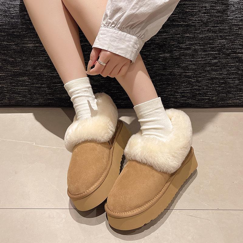 One-foot thick-soled snow boots for women's 2025 winter new piled and thickened fur integrated heightening Northeast cotton shoes