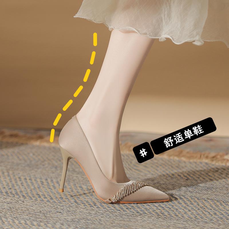 Mode und elegantes Temperament, superhoher Absatz Damen spitze dünner Absatz Einzelne Schuhe, neue vielseitige einzelne Schuhe