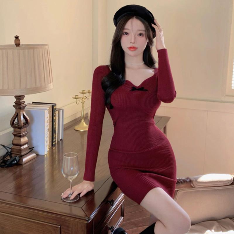 

Женское платье с длинными рукавами и квадратным вырезом One Size