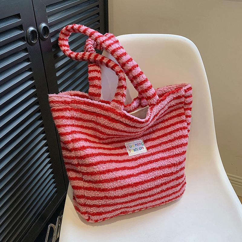 

Plush bag women s 2024 winter new trendy fashion shoulder messenger bag simple student class schoolbag tote bag рожевий