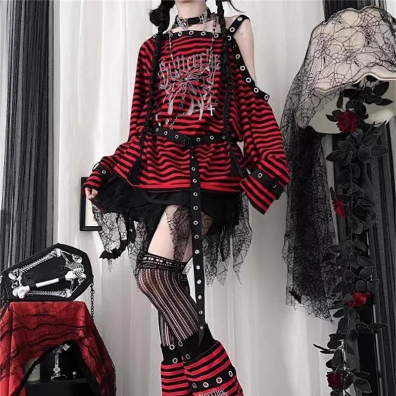 2KWEIRD Harajuku Punk Striped Print T Shirts Y2k Gothic Girls Off Shoulder Blue Red Loose Butterfly Letter 2000s Subculture Grunge Tees