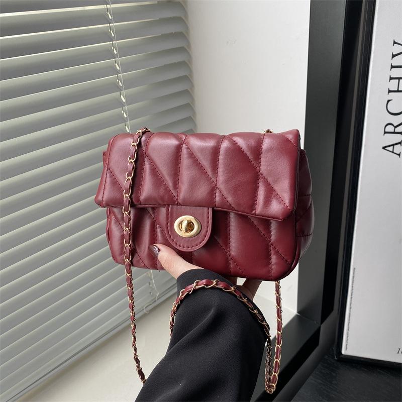 

Xiaoxiangfeng rhombus chain bag women s 2025 new fashion versatile shoulder messenger bag high-end foreign handbag красный