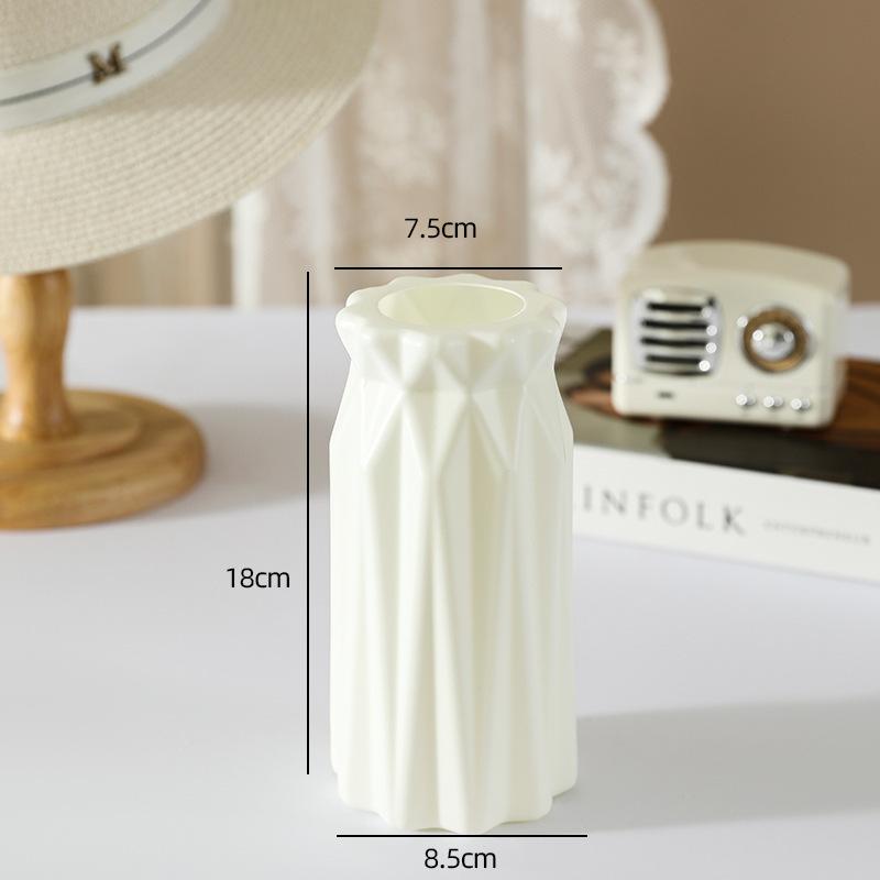 Plastic Flower Vase - A Small and Fresh One for The Living Room, with Anti-drop Function. Flower Arrangement Vase for Water Culture.