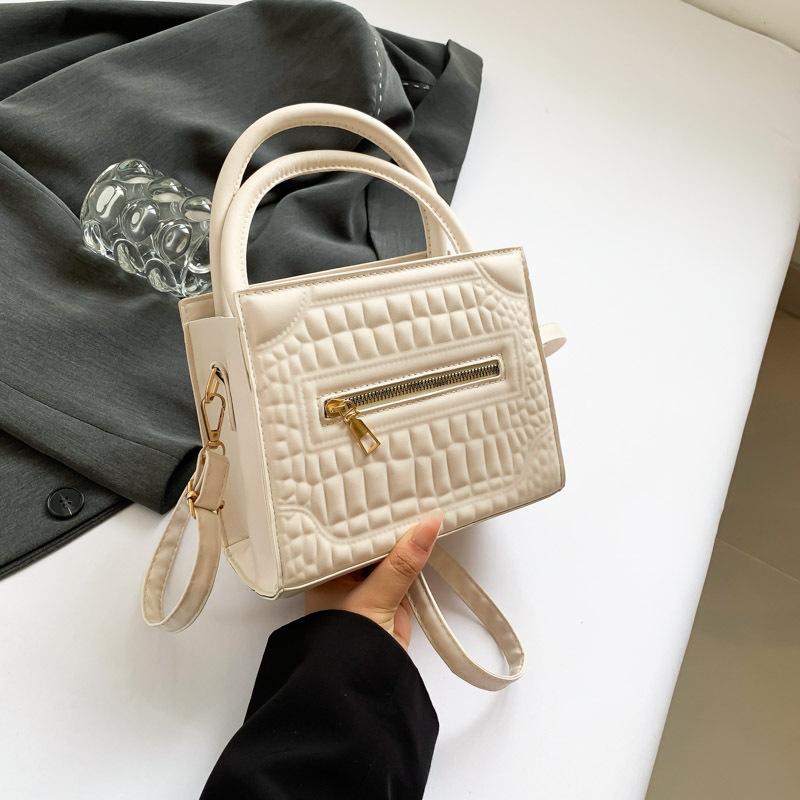 Fashionable Handbag for Women with Niche Casual Small Square Bag Korean Fashion Bag Women's New One-shoulder Crossbody Bag