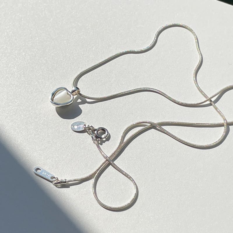 Melliv Silver Heart Mother-of-Pearl Pendant Necklace_mvn07