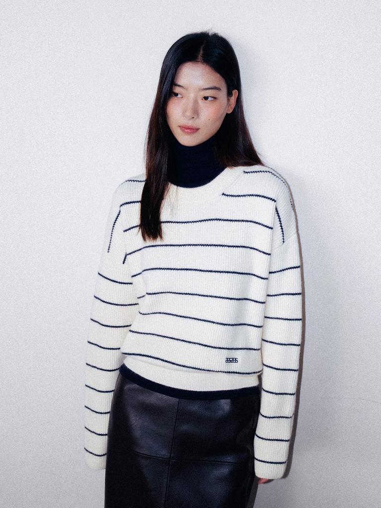 Aenhacheu Stripe Round Knit Ivory